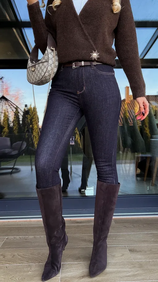 Granatowe ekstra elastyczne spodnie jeansowe PUSH UP rurki - R232