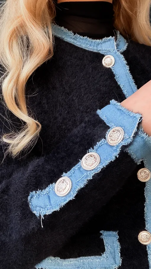 Ciepła marynarka wykończona jeansowymi dodatkami ONE SIZE czarna - R349A