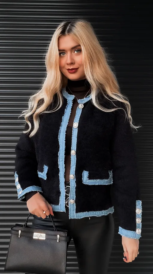 Ciepła marynarka wykończona jeansowymi dodatkami ONE SIZE czarna - R349A