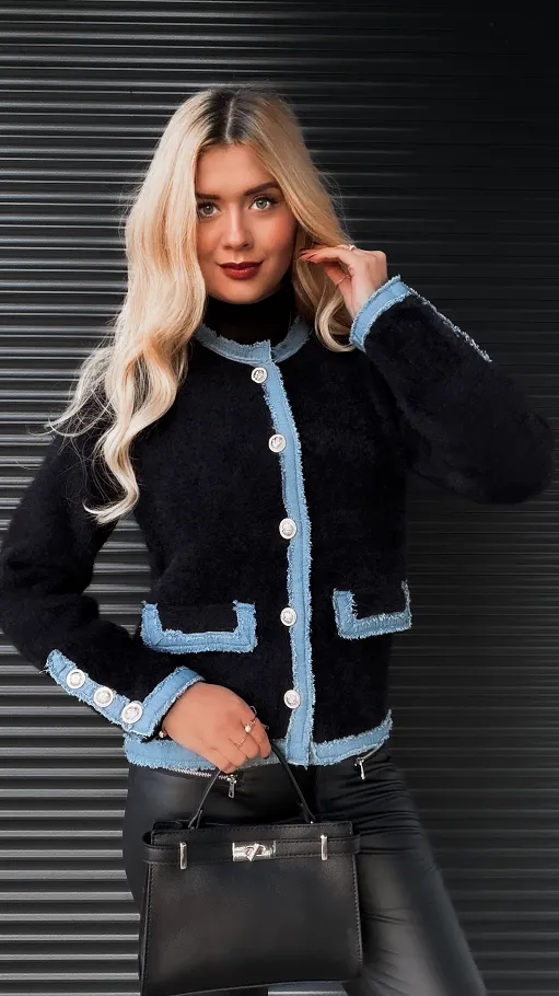 Ciepła marynarka wykończona jeansowymi dodatkami ONE SIZE czarna - R349A