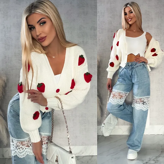 Wiosenny sweter ecru w MALINY zapinany na guziki ONE SIZE - R411A