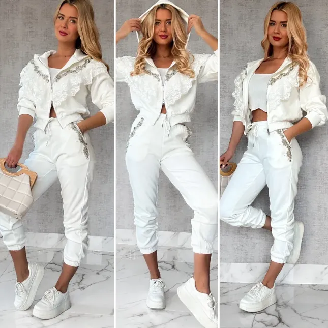 Bawełniany BIAŁY komplet dresowy zdobiony srebrnymi dodatkami - P168A