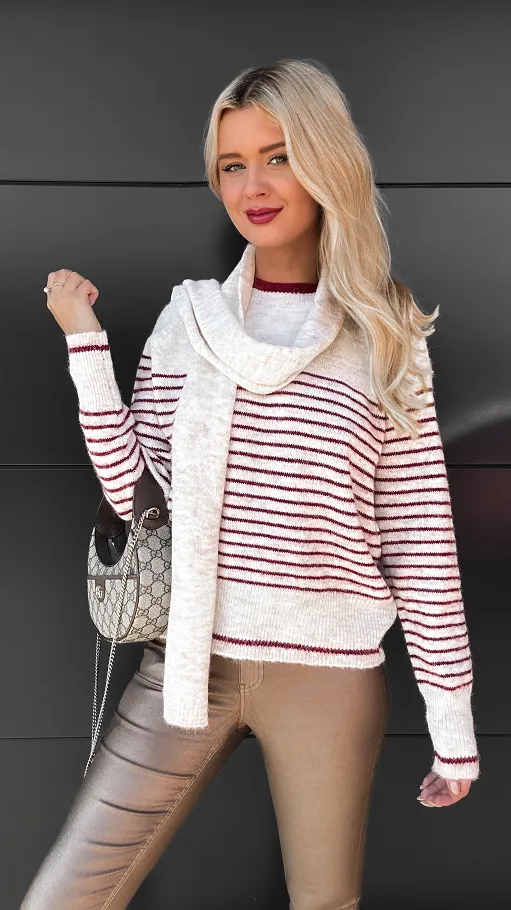 Klasyczny sweter w bordowe paski z szalikiem ONE SIZE - R096