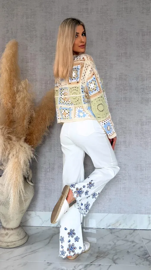 Wiosenny ażurowy sweterek w szydełkowym stylu SELEDYNOWY z niebieskim - R690D