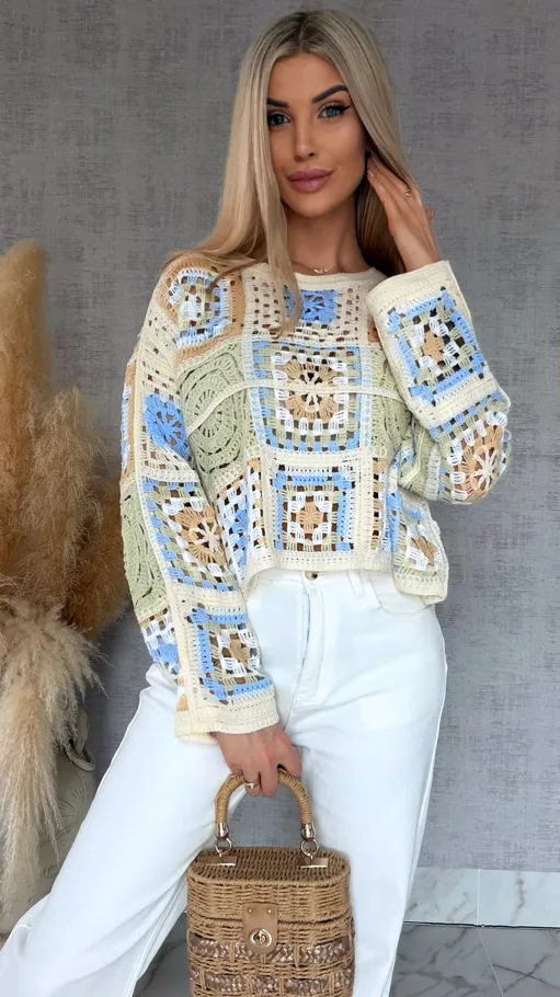 Wiosenny ażurowy sweterek w szydełkowym stylu SELEDYNOWY z niebieskim - R690D