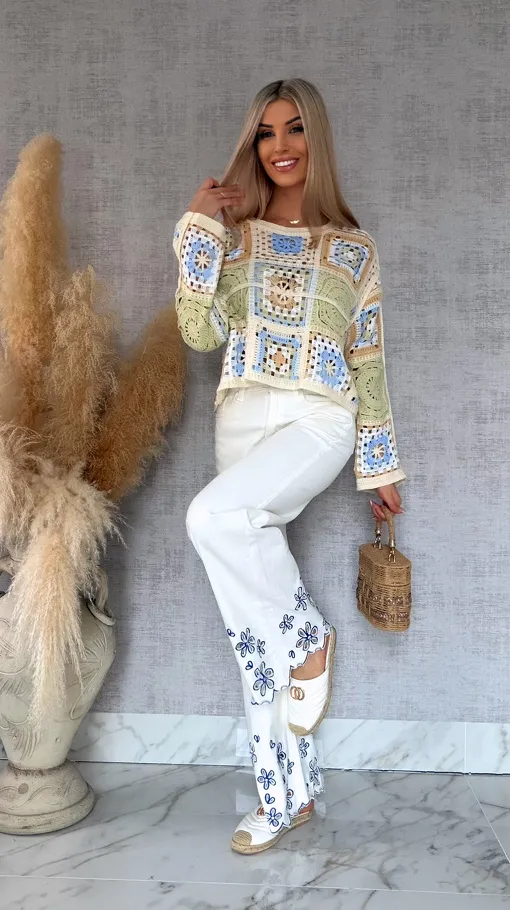 Wiosenny ażurowy sweterek w szydełkowym stylu SELEDYNOWY z niebieskim - R690D