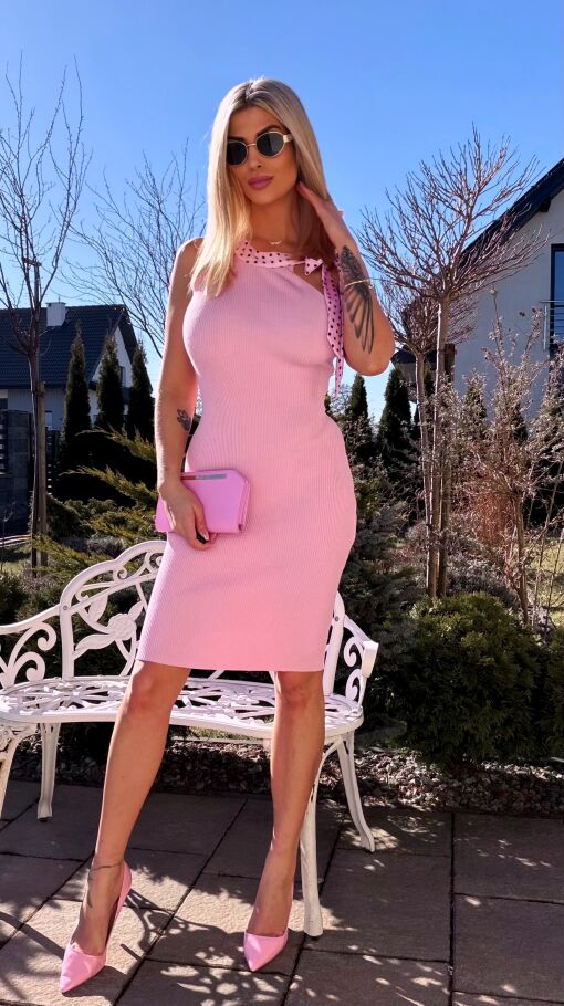 Elastyczna dzianinowa sukienka PINK z wiskozy - R797