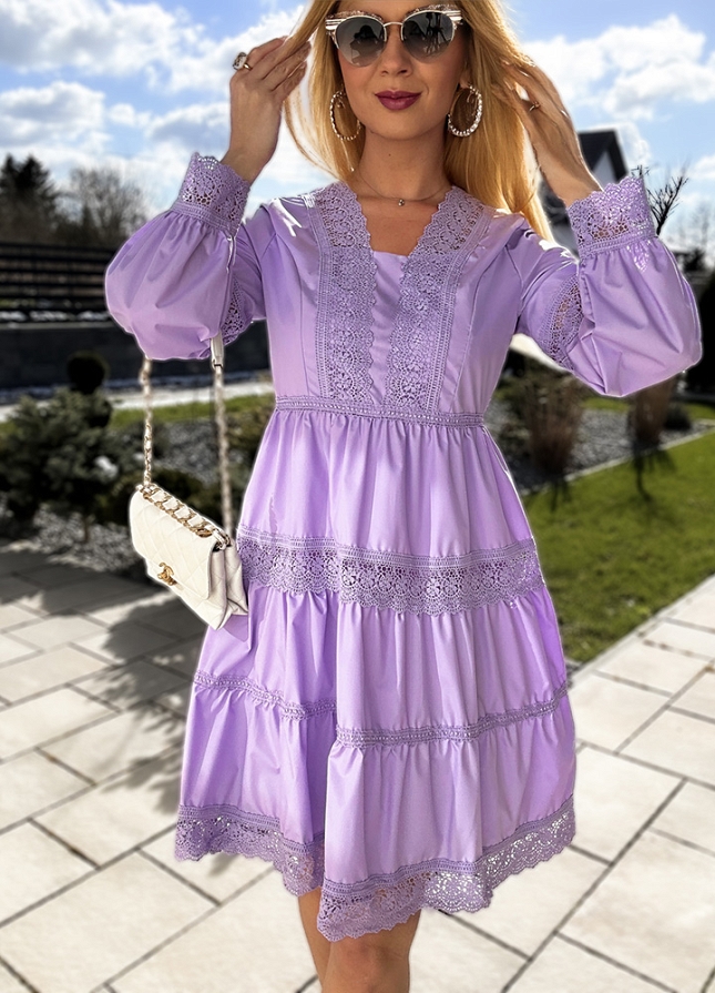 Elegancka liliowa sukienka z koronkami - L819