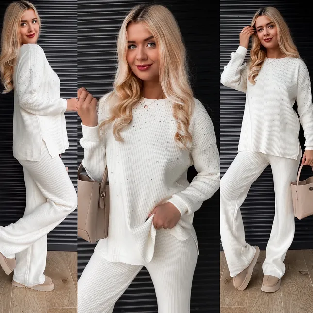 Dzianinowy komplet z wiskozy w prążki z cyrkoniami ONE SIZE ecru - R314A