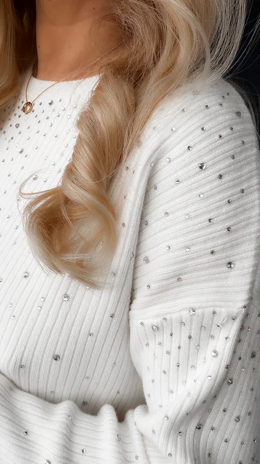 Dzianinowy komplet z wiskozy w prążki z cyrkoniami ONE SIZE ecru - R314A