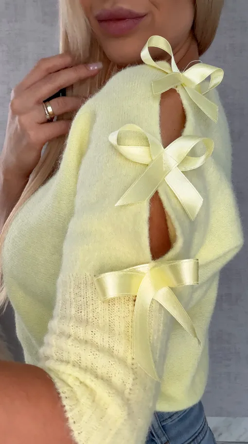 Oryginalny wiosenny sweter z krótkim rękawem i kokardkami CYTRYNOWY - R664