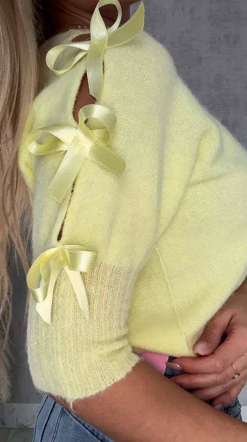 Oryginalny wiosenny sweter z krótkim rękawem i kokardkami CYTRYNOWY - R664