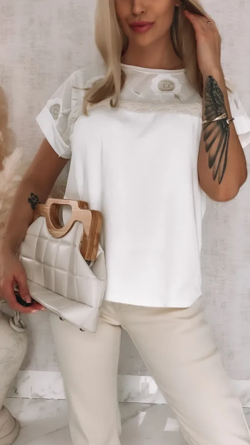 Elegancka bawełniana bluzka z ozdobnym dekoltem ONE SIZE t-shirt - R809