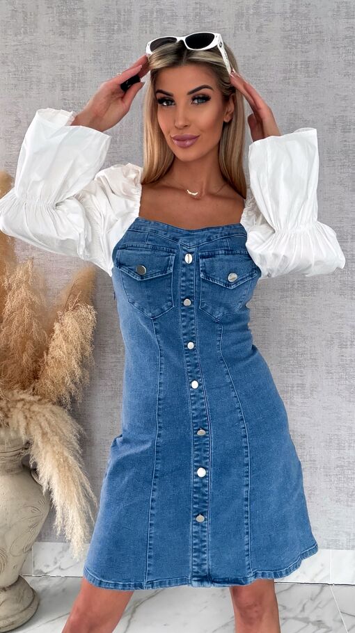 Sukienka jeansowa z modnymi białymi rękawami BLUE JEANS  - R629