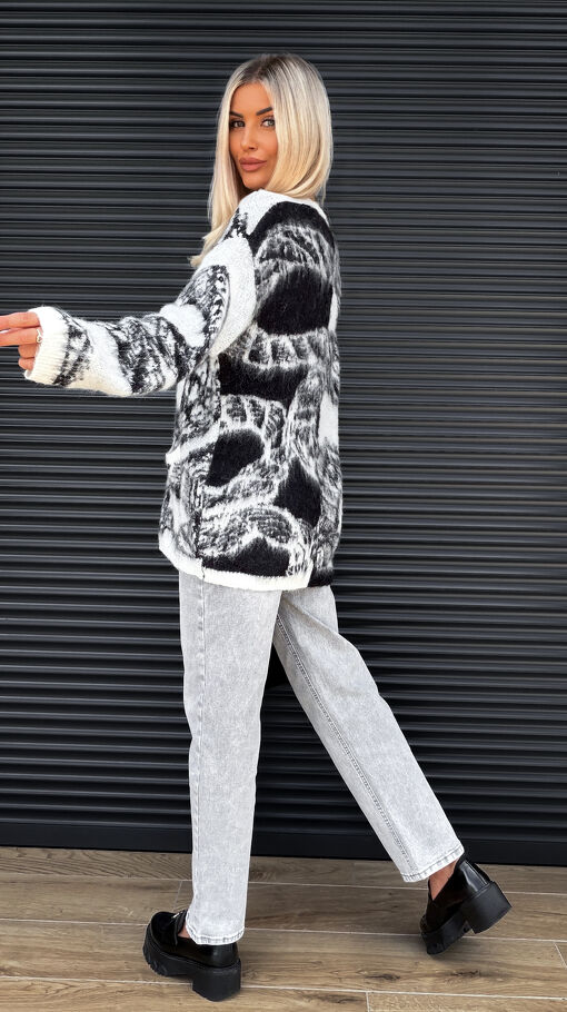 Czarno biały dłuższy sweter zapinany na guziki ONE SIZE - S354