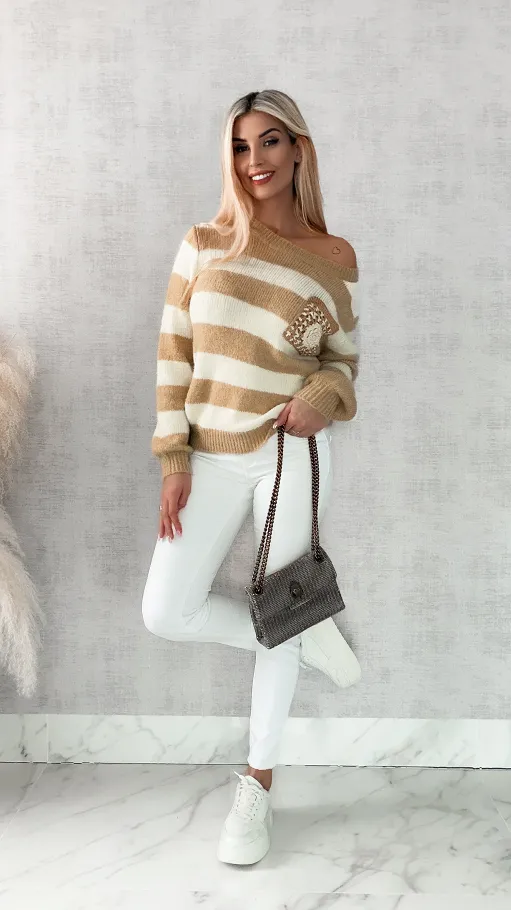 Cudowny sweterek w modne pasy z kieszonką BEŻOWY - P077A