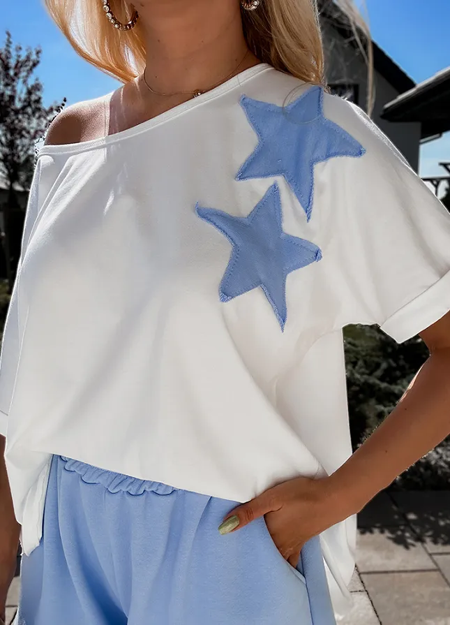 Letni komplet w sportowym stylu biała bluzka z gwiazdkami + niebieskie spodenki BAWEŁNIANY - N253