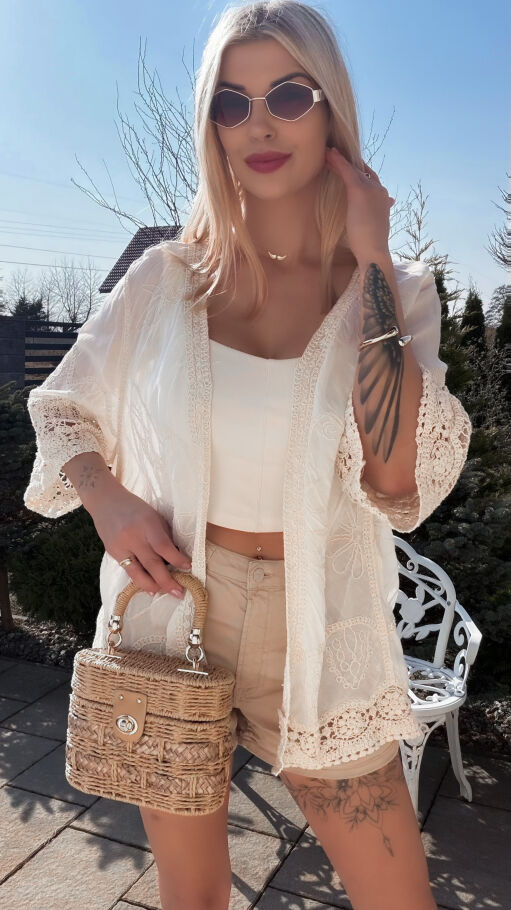 Bawełniana lekka narzutka BOHO w jasno beżowym kolorze ONE SIZE - R749A