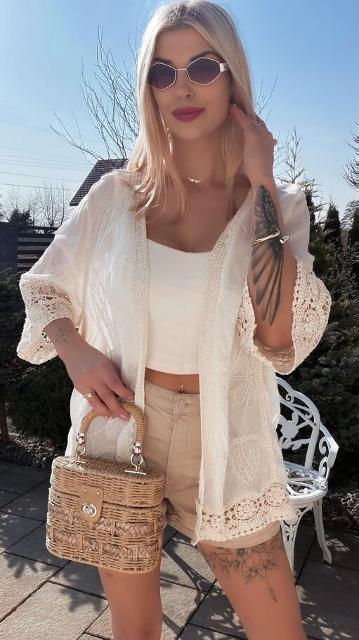 Bawełniana lekka narzutka BOHO w jasno beżowym kolorze ONE SIZE - R749A
