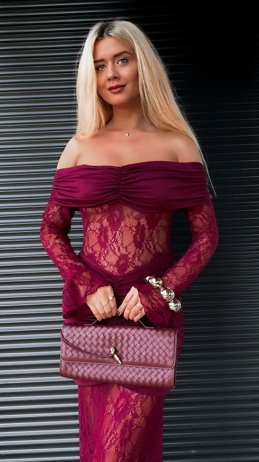 Koronkowa maxi sukienka w stylu hiszpanka BORDOWA - R269A