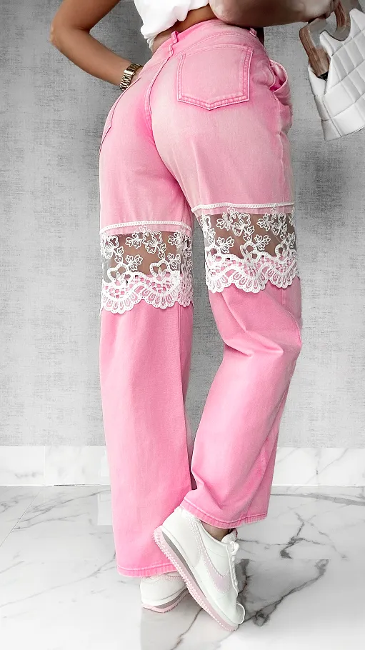 Spodnie jeansowe relaxed fit z koronką na udach PINK JEANS - P259B