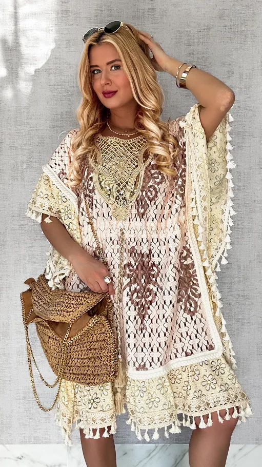 Plażowa BOHO sukienka w beżowe wzory i złote dodatki ONE SIZE - P702
