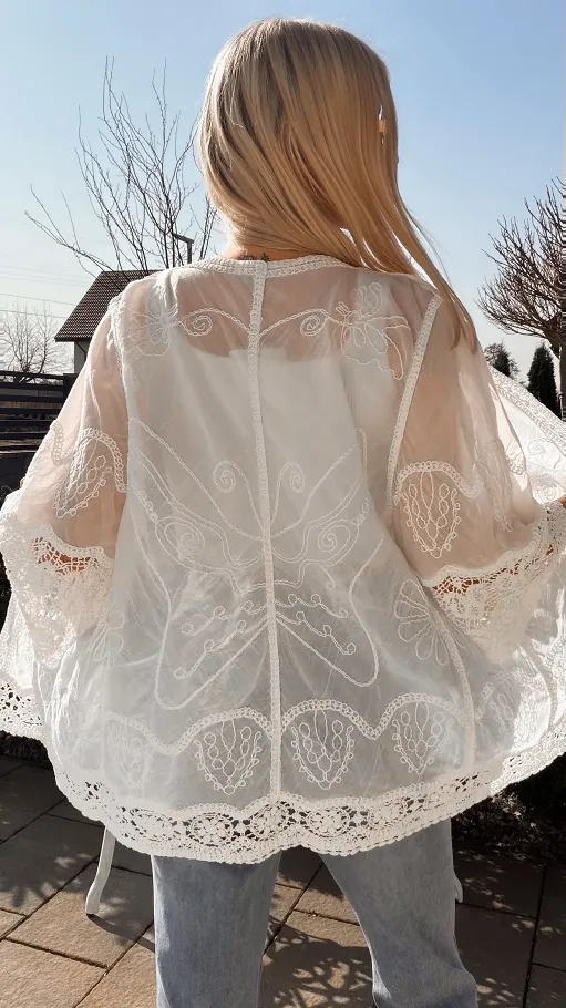 Bawełniana lekka narzutka BOHO w białym kolorze ONE SIZE - R749