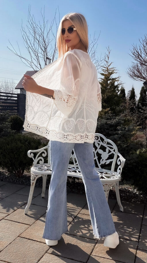 Bawełniana lekka narzutka BOHO w białym kolorze ONE SIZE - R749