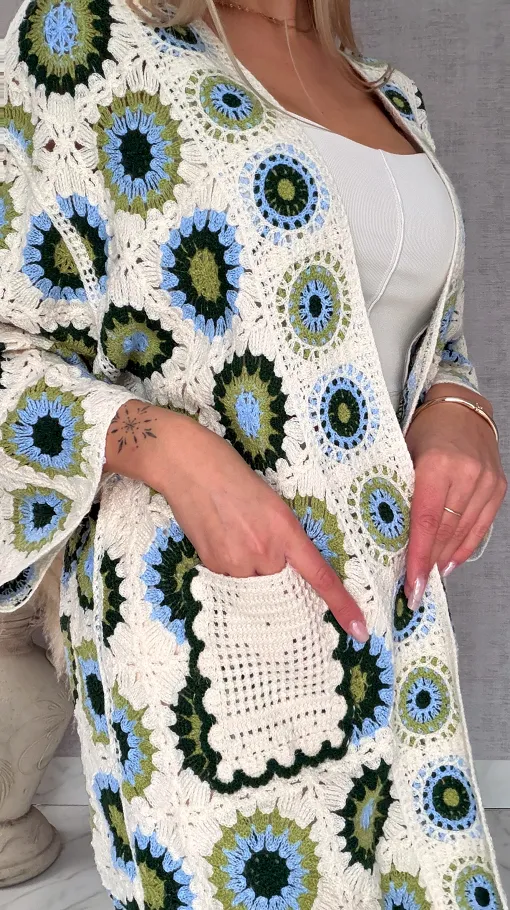 Wiosenna szydełkowa narzutka z kieszeniami ONE SIZE zielona - R644B