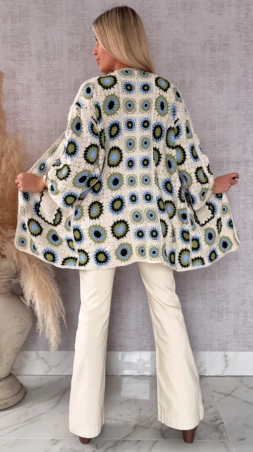 Wiosenna szydełkowa narzutka z kieszeniami ONE SIZE zielona - R644B