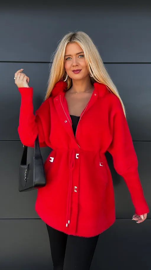 Elegancki czerwony płaszcz ALPAKA z futerkiem i kapturem ONE SIZE - R056A