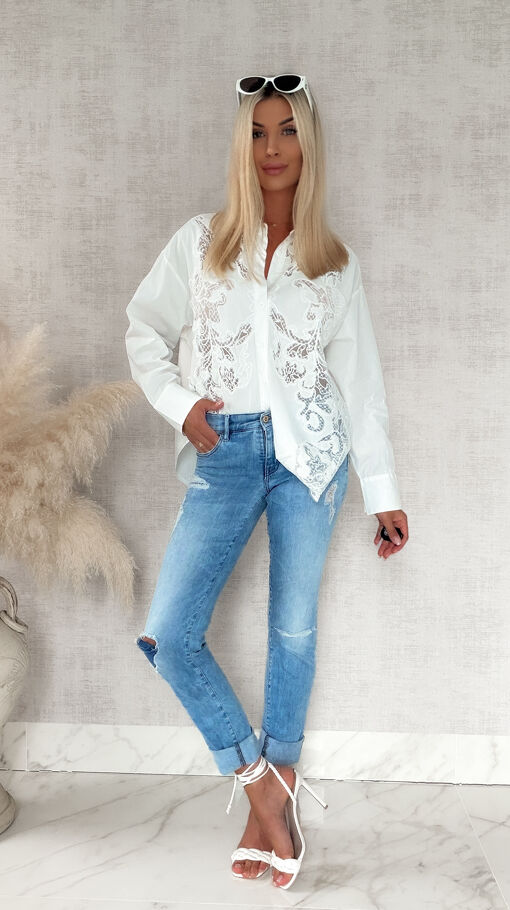Bawełniana biała koszula z ażurowym haftowanym przodem ONE SIZE - S152