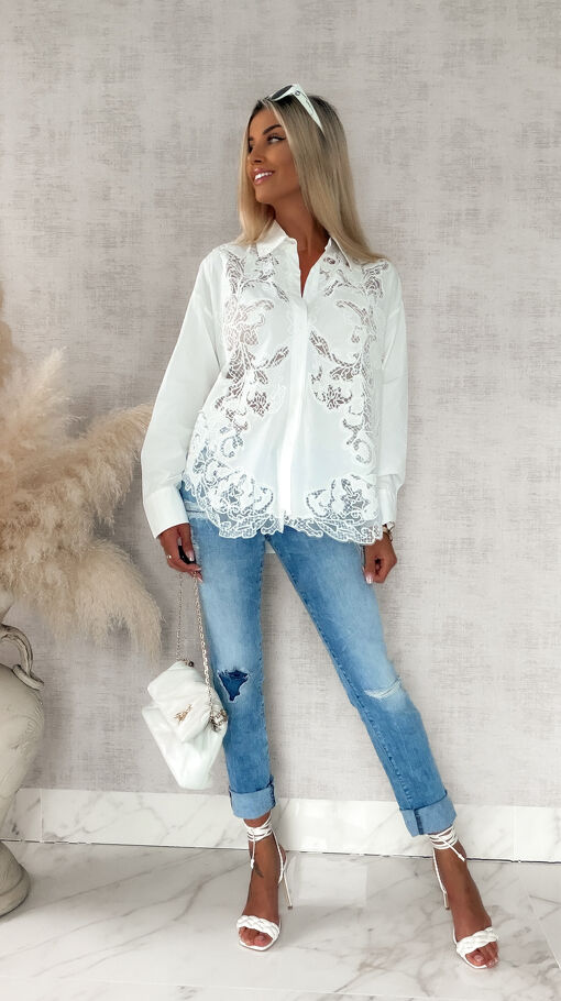 Bawełniana biała koszula z ażurowym haftowanym przodem ONE SIZE - S152