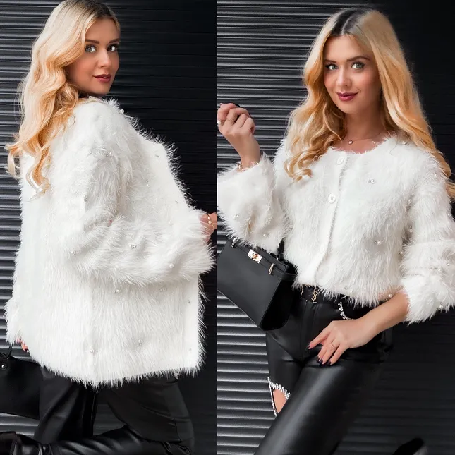 Włochaty sweter ECRU na guziki FLUFFY one size - R339
