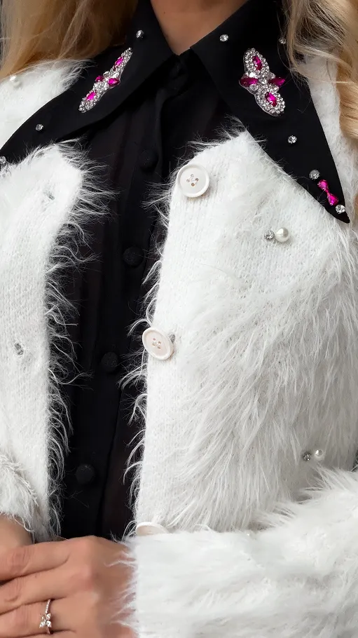 Włochaty sweter ECRU na guziki FLUFFY one size - R339