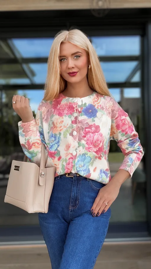Piękny sweter z wiskozy cały w kwiaty zapinany na guziki ONE SIZE - R092
