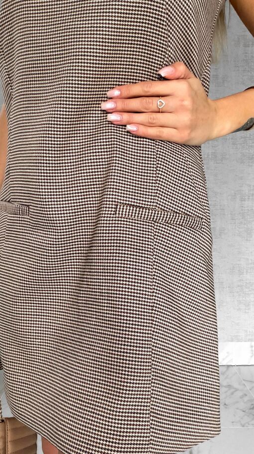 Elegancka wiosenna sukienka w mini pepitkę - R423