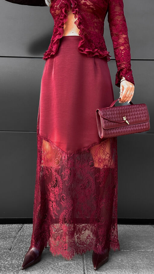 Modna satynowa spódnica MAXI z koronką BORDOWA - R075
