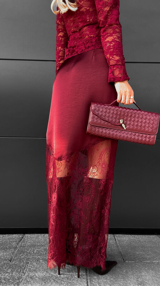 Modna satynowa spódnica MAXI z koronką BORDOWA - R075