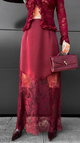 Modna satynowa spódnica MAXI z koronką BORDOWA - R075