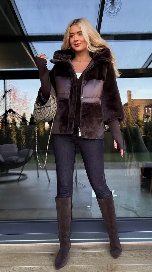 Czekoladowa PREMIUM kurtka z futerkiem kapturem i ściągaczami - R013A