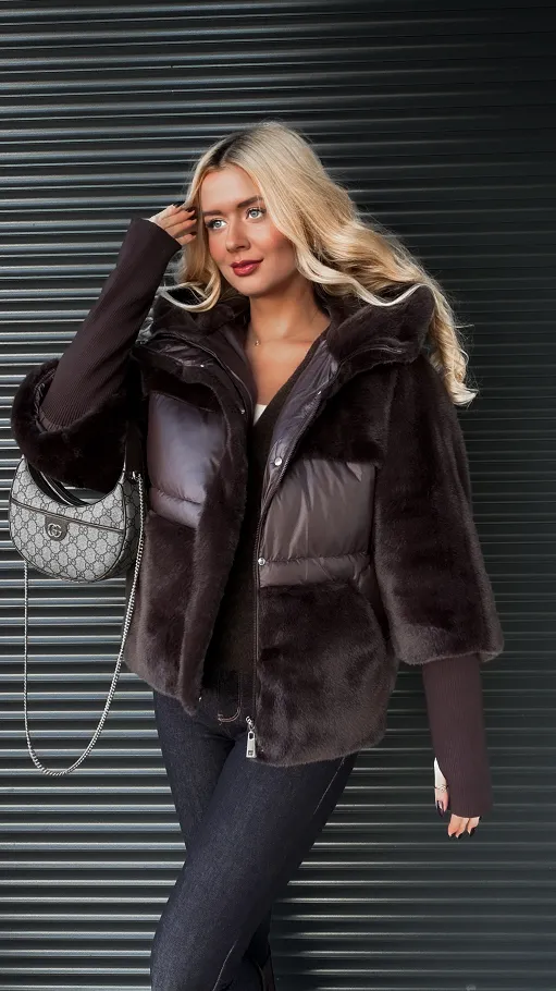 Czekoladowa PREMIUM kurtka z futerkiem kapturem i ściągaczami - R013A