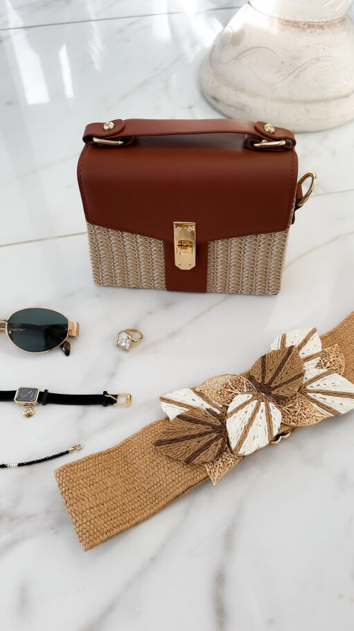 Rattanowy kuferek BOHO z brązowym wykończeniem - R966