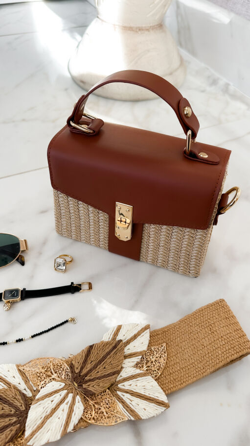 Rattanowy kuferek BOHO z brązowym wykończeniem - R966