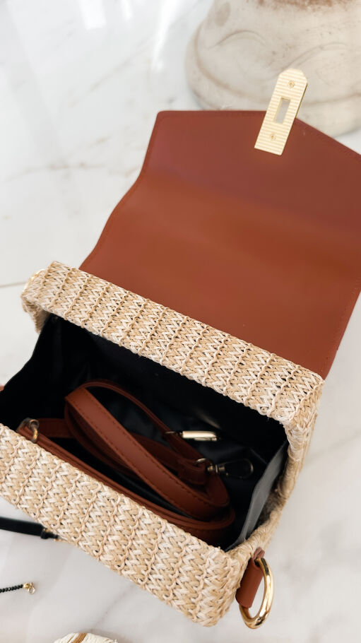 Rattanowy kuferek BOHO z brązowym wykończeniem - R966