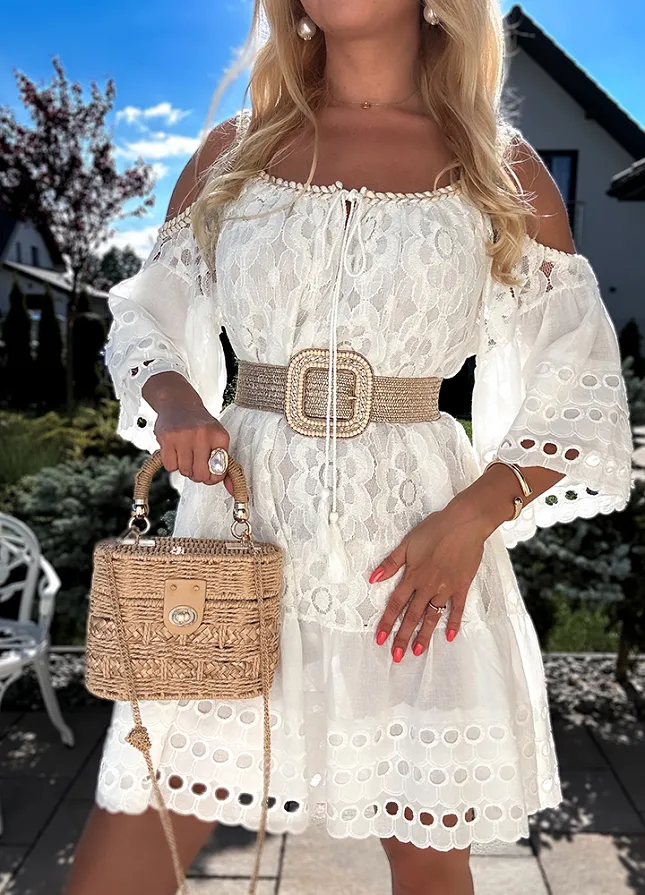 Koronkowa biała sukienka BOHO z plecionym złotym wykończeniem ONE SIZE - N314