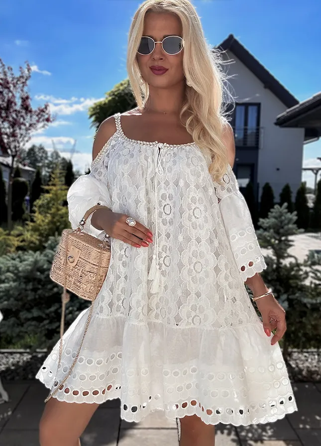 Koronkowa biała sukienka BOHO z plecionym złotym wykończeniem ONE SIZE - N314