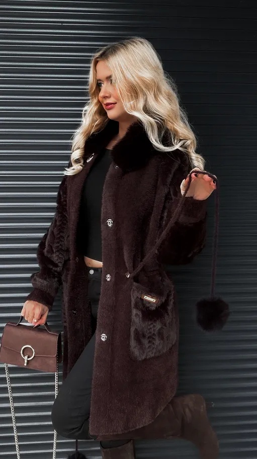 Czekoladowy wełniany płaszcz ALPAKA z kapturem i futerkiem ONE SIZE - R118A