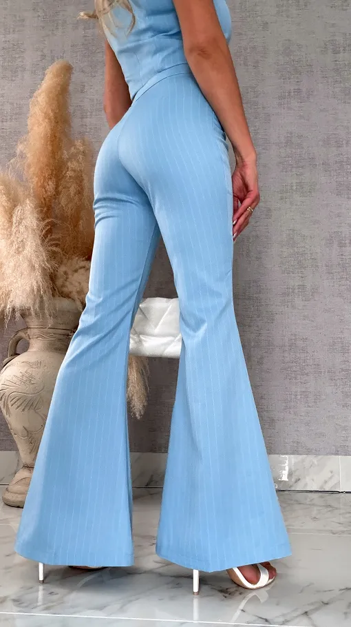 Elegancki niebieski komplet w paski 3w1 żakiet + kamizelka + spodnie - R490C