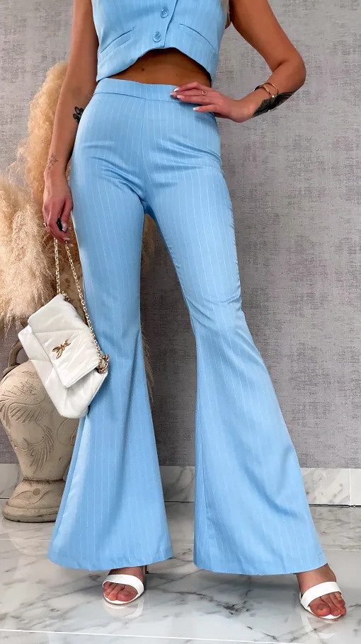 Elegancki niebieski komplet w paski 3w1 żakiet + kamizelka + spodnie - R490C